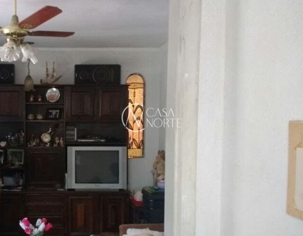 Casa à venda com 3 quartos, 220m², 3 vagas, Avenida Joracy Camargo no bairro Santa Tereza em Porto Alegre