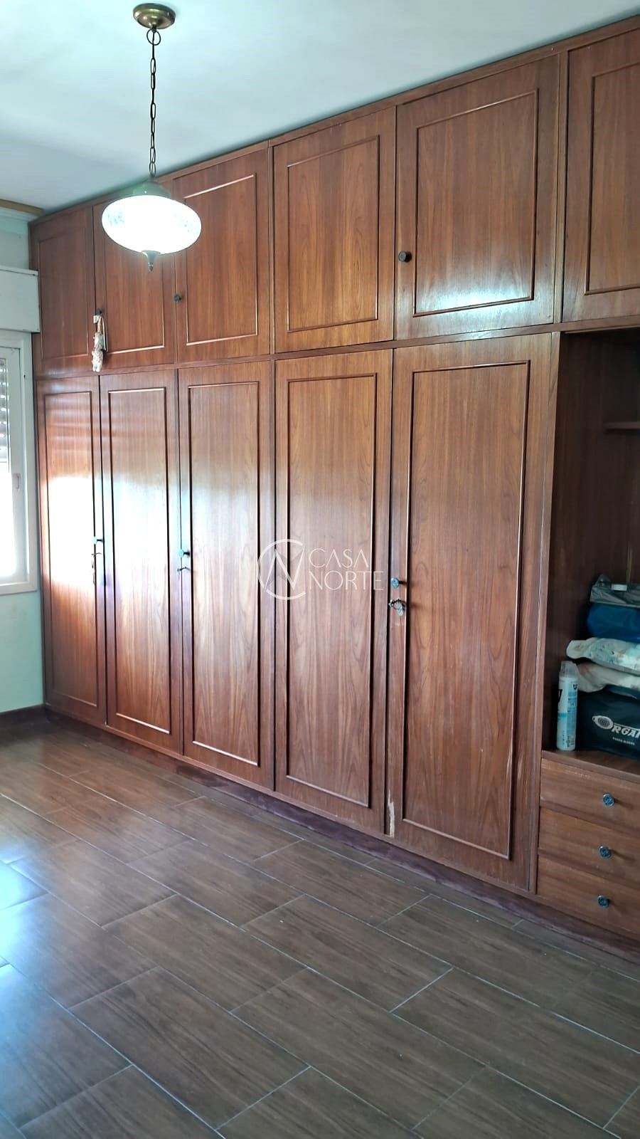 Casa à venda com 3 quartos, 250m², 1 suíte, 2 vagas, Rua Padre João Batista Reus no bairro Vila Conceição em Porto Alegre