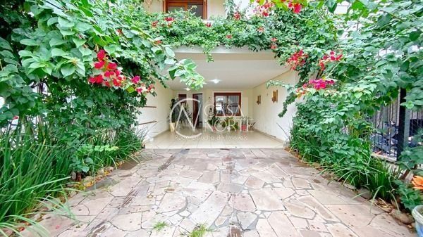 Casa à venda com 3 quartos, 201m², 1 suíte, 4 vagas, Rua Claudio da Silva Pinto no bairro Espírito Santo em Porto Alegre