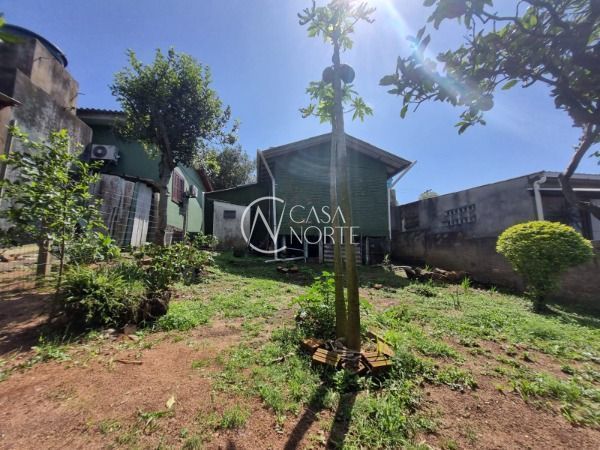 Casa à venda com 1 quarto, 90m², 3 vagas, Rua Serafim de Moraes Martins no bairro Vila Nova em Porto Alegre