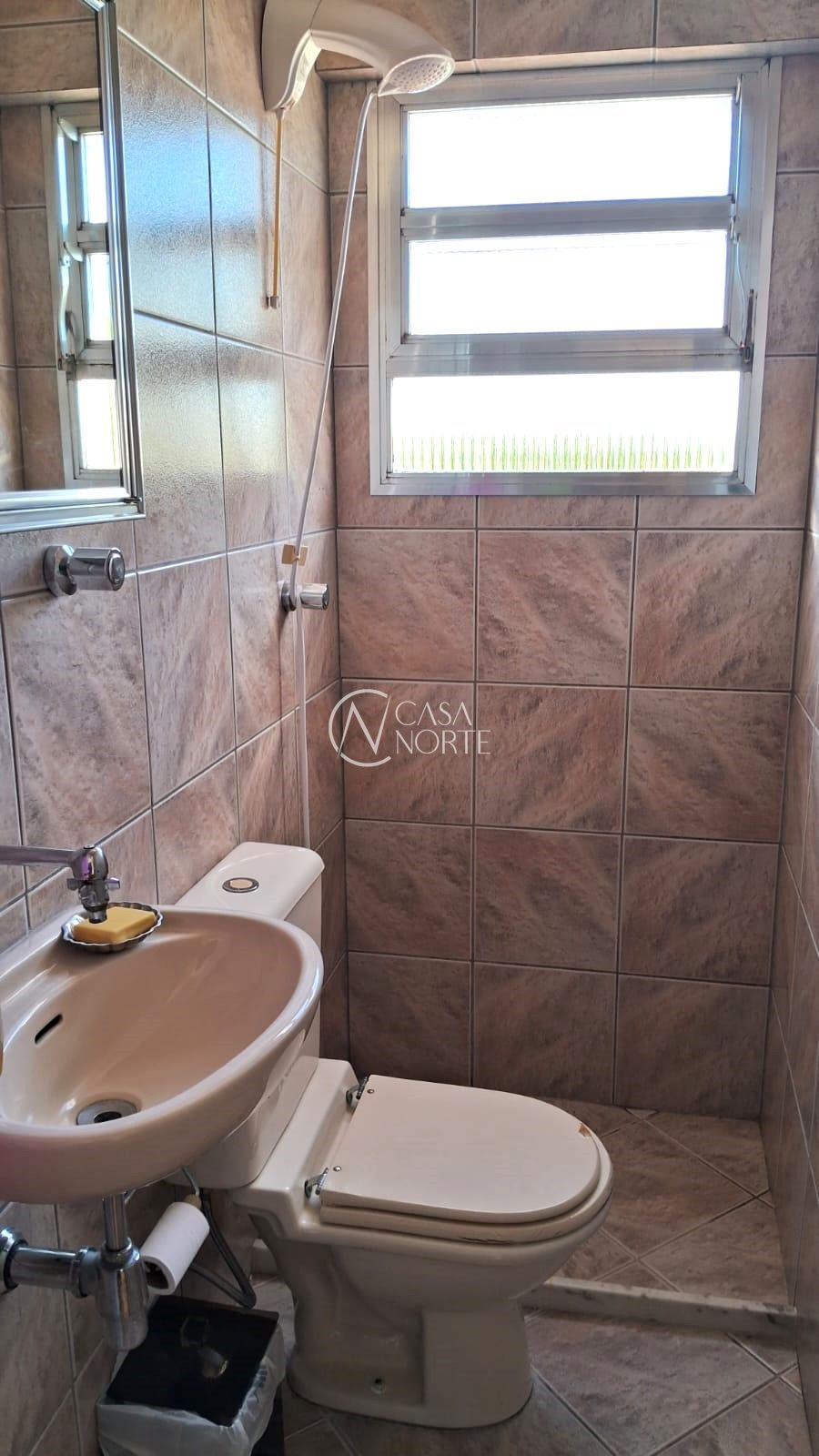 Casa à venda com 3 quartos, 250m², 1 suíte, 2 vagas, Rua Padre João Batista Reus no bairro Vila Conceição em Porto Alegre