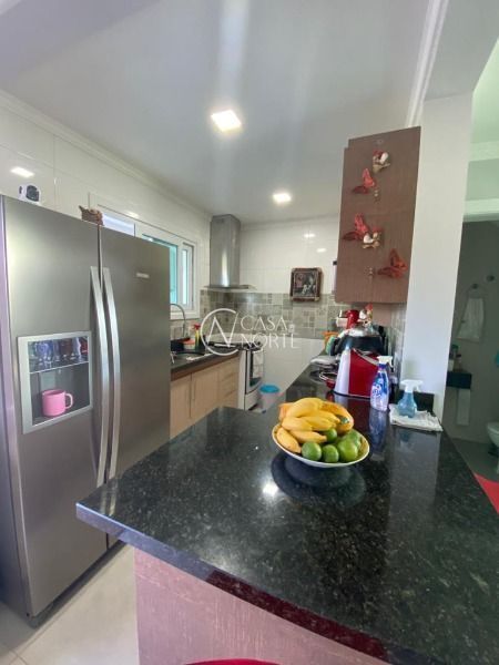 Casa à venda com 3 quartos, 137m², 1 suíte, 2 vagas, Rua Jean Vardaramatos no bairro Hípica em Porto Alegre