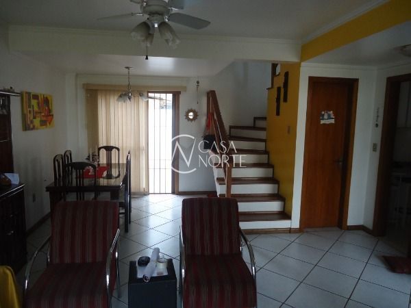 Sobrado à venda com 3 quartos, 158m², 1 suíte, 2 vagas, Rua Luiz Delfino no bairro Espírito Santo em Porto Alegre