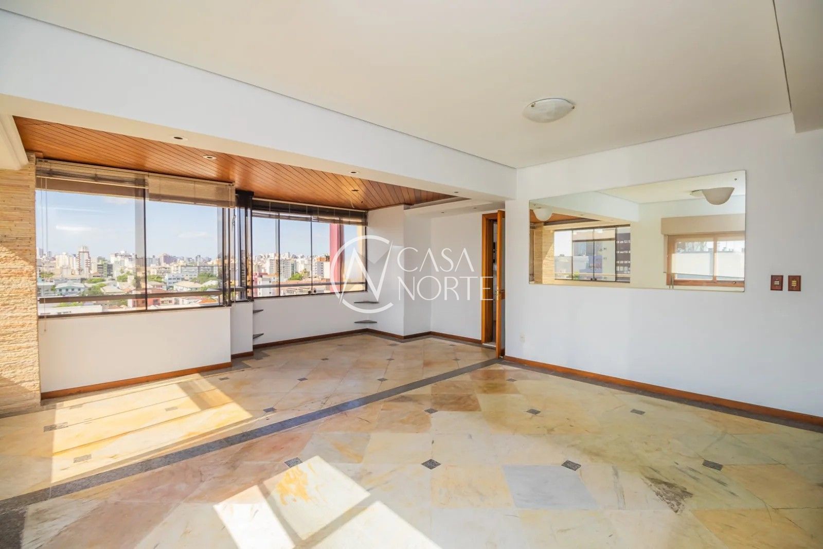 Cobertura à venda com 3 quartos, 262m², 1 suíte, 2 vagas, Avenida Ganzo no bairro Menino Deus em Porto Alegre