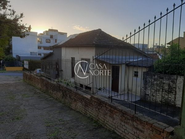 Terreno à venda  com 290m², Rua Doutor Dias de Carvalho no bairro Tristeza em Porto Alegre