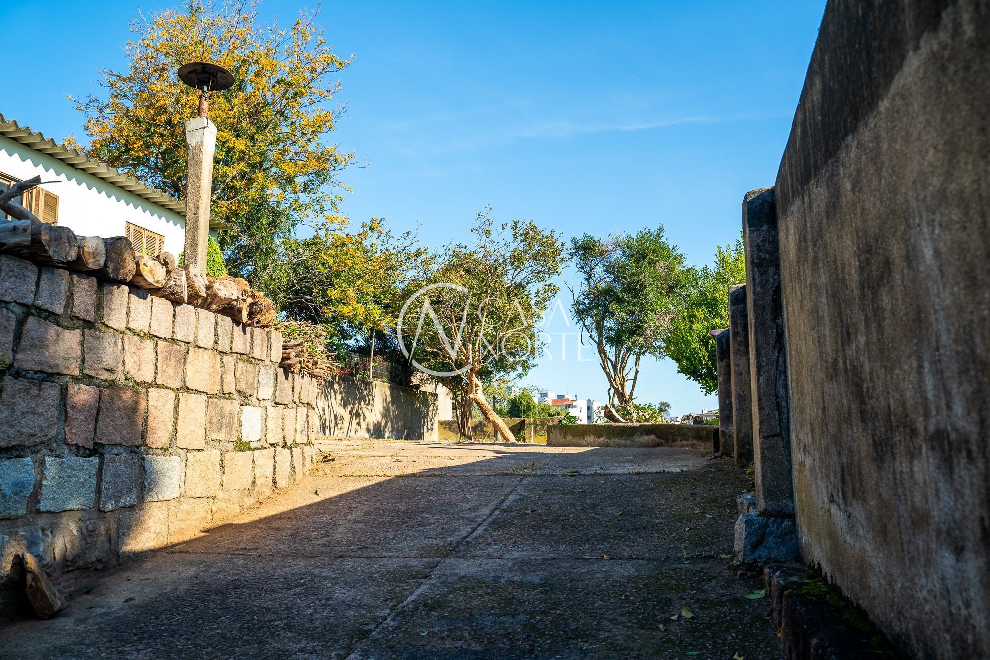 Terreno à venda , 340m², Rua Alfredo Varela no bairro Teresópolis em Porto Alegre
