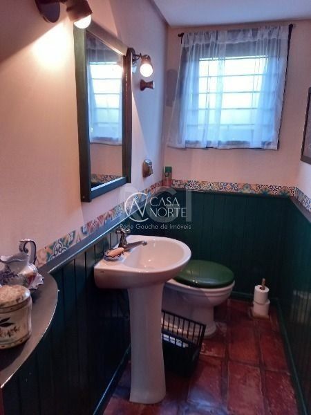 Casa à venda com 4 quartos, 683m², 3 suítes, 6 vagas, Rua Doutor Barcelos no bairro Tristeza em Porto Alegre