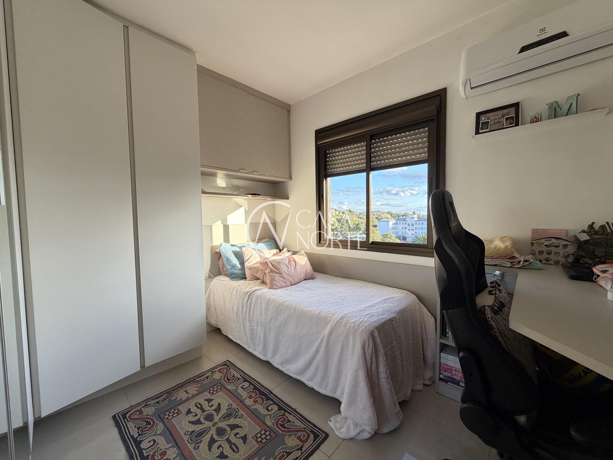 Apartamento à venda com 3 quartos, 90m², 1 suíte, 2 vagas, Rua Doutor Pereira Neto no bairro Tristeza em Porto Alegre