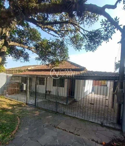 Casa à venda com 2 quartos, 154m², 2 vagas, Avenida Paulo Pontes no bairro Cavalhada em Porto Alegre