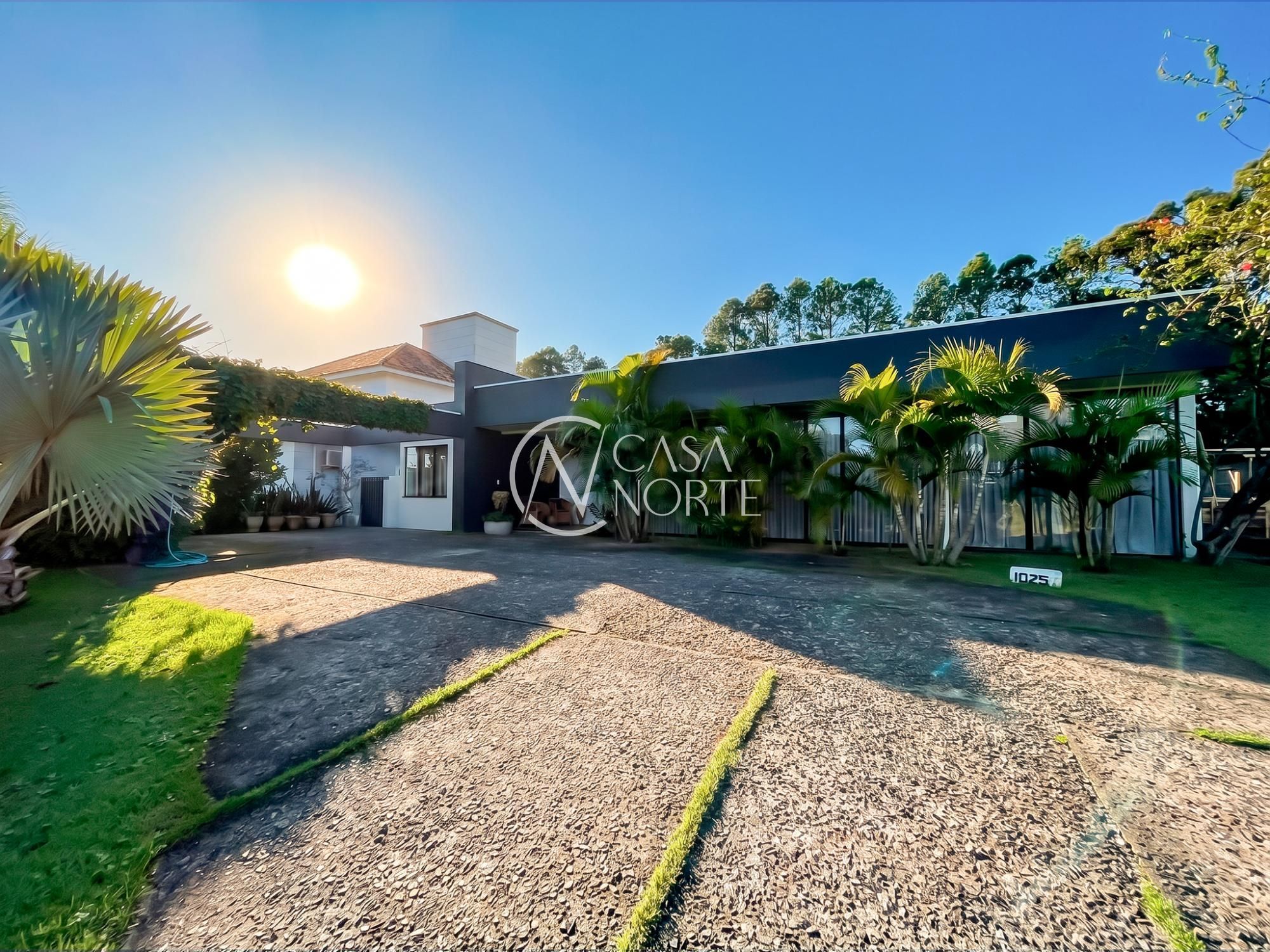 Casa de Condomínio à venda com 3 quartos, 288m², 3 suítes, 4 vagas, Avenida Juca Batista no bairro Terraville em Porto Alegre