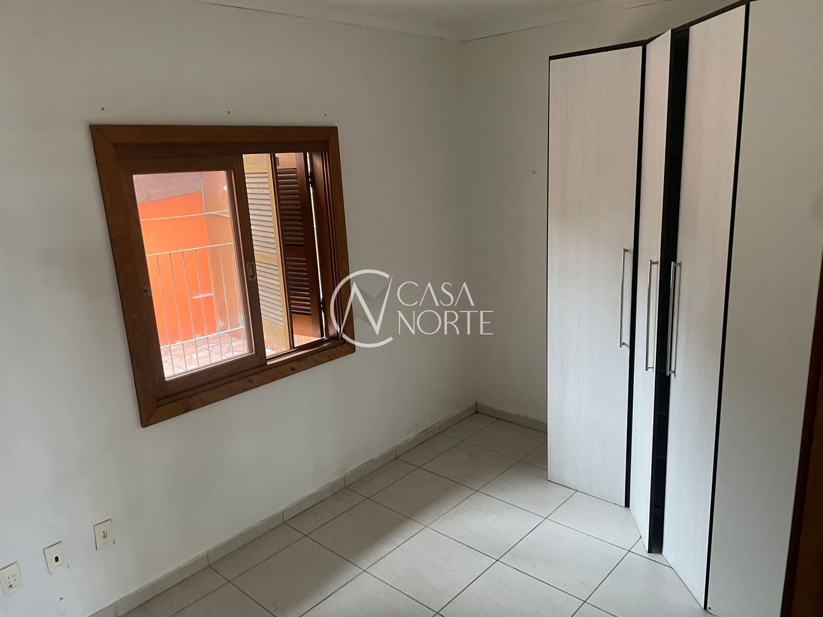 Casa à venda com 2 quartos, 109m², 1 vaga, Rua Luzinete Alves Aragon no bairro Hípica em Porto Alegre