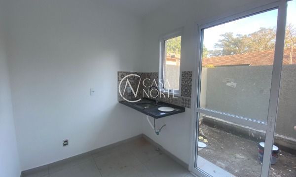 Casa de Condomínio à venda com 2 quartos, 59m², 1 suíte, 1 vaga, Rua Miguel Ascoleze no bairro Vila Nova em Porto Alegre