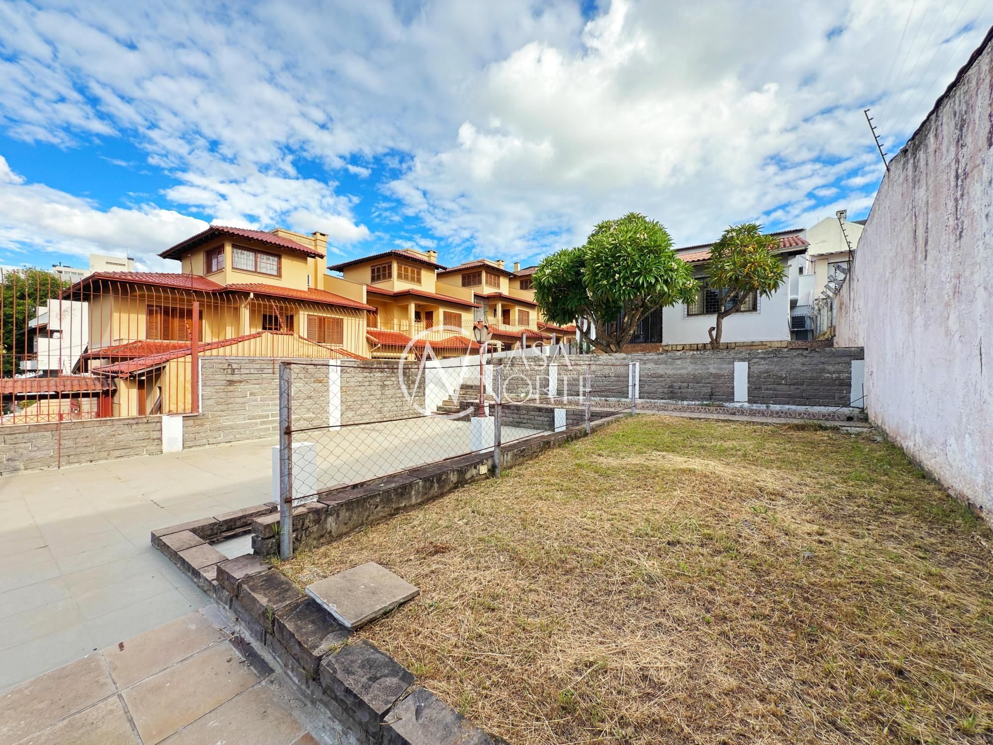 Casa à venda com 6 quartos, 1 suíte, 4 vagas, Avenida Copacabana no bairro Tristeza em Porto Alegre