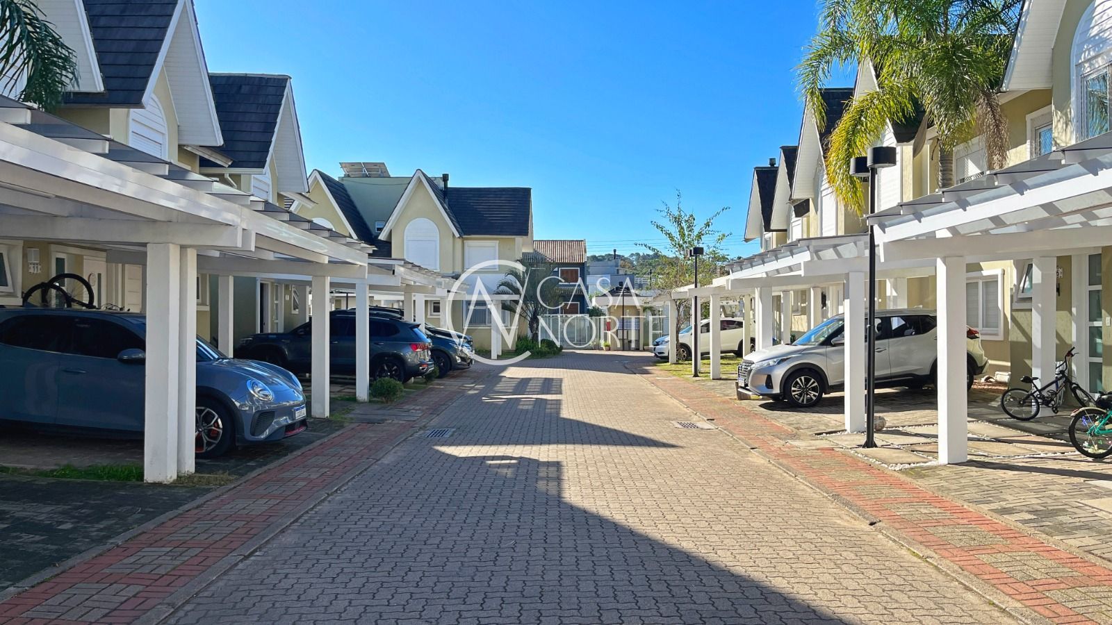 Casa de Condomínio à venda com 3 quartos, 128m², 1 suíte, 2 vagas, Rua Carlos Eduardo de Sá no bairro Hípica em Porto Alegre