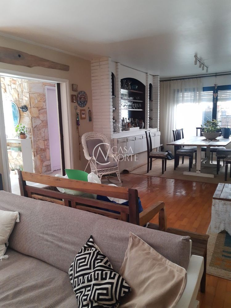 Casa à venda com 4 quartos, 320m², 1 suíte, 3 vagas, Rua Cariri no bairro Vila Assunção em Porto Alegre