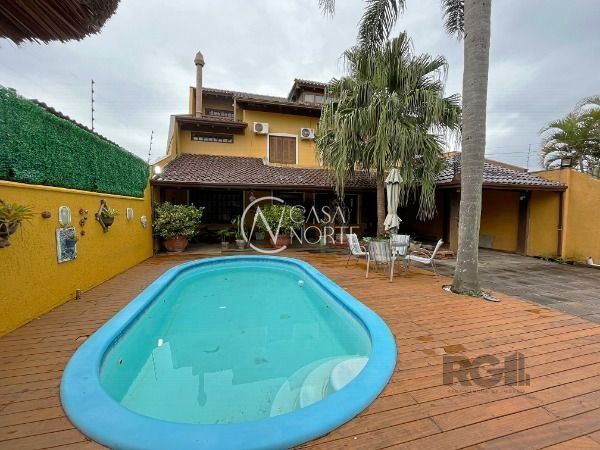 Casa à venda com 3 quartos, 300m², 1 suíte, 4 vagas, Avenida Orleaes no bairro Guarujá em Porto Alegre