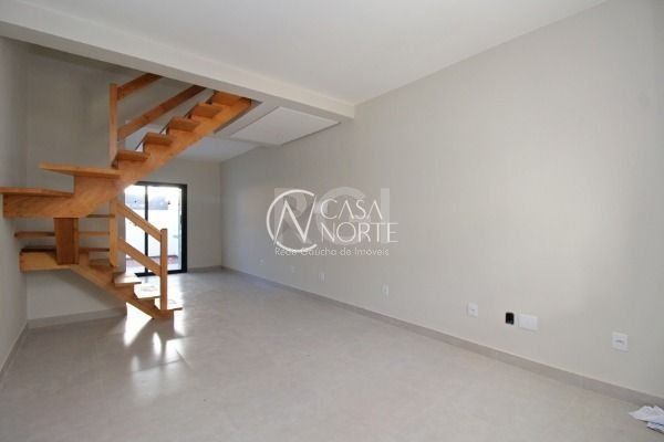 Casa à venda com 2 quartos, 85m², 2 suítes, 1 vaga, Rua Doutor Erico Maciel Filho no bairro Hípica em Porto Alegre