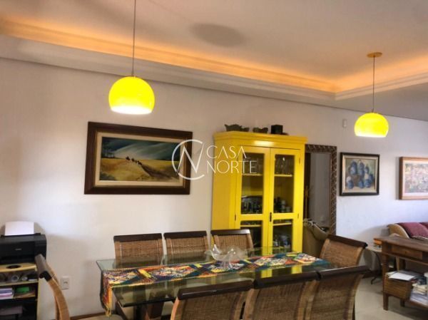 Casa à venda com 3 quartos, 150m², 1 suíte, 2 vagas, Rua Claudio da Silva Pinto no bairro Guarujá em Porto Alegre