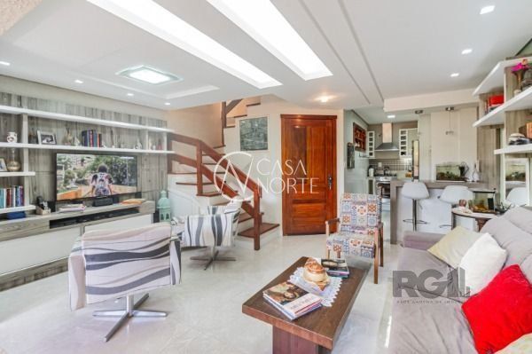 Casa de Condomínio à venda com 3 quartos, 175m², 1 suíte, 2 vagas, Avenida Wenceslau Escobar no bairro Vila Conceição em Porto Alegre