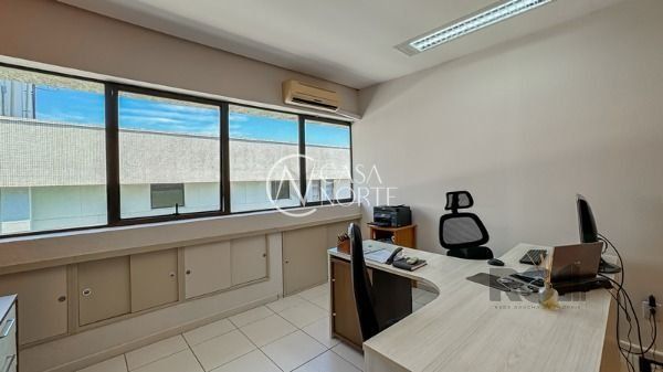 Sala Comercial à venda , 121m², 1 vaga, Rua General João Telles no bairro Bom Fim em Porto Alegre