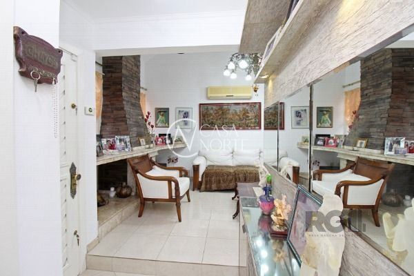 Casa de Condomínio à venda com 3 quartos, 201m², 1 suíte, 2 vagas, Rua Padre João Batista Reus no bairro Tristeza em Porto Alegre