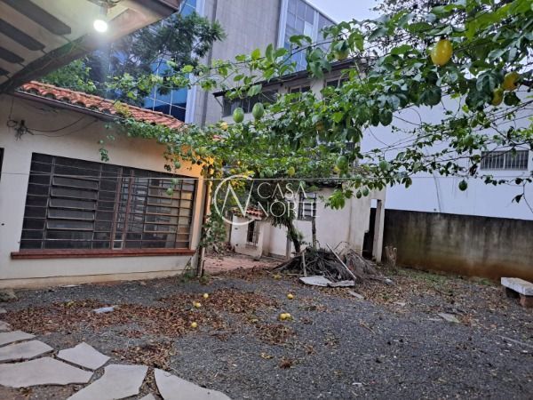 Casa à venda com 4 quartos, 229m², 1 suíte, 2 vagas, Rua General Couto de Magalhaes no bairro São João em Porto Alegre