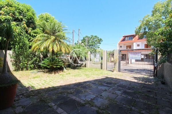 Casa à venda com 3 quartos, 155m², 1 vaga, Rua Jayme Saul de Borba no bairro Espírito Santo em Porto Alegre