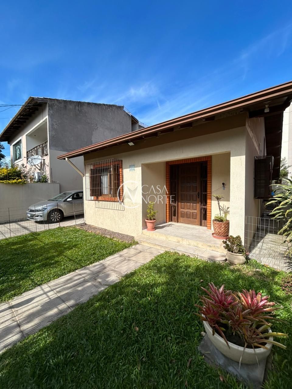 Casa à venda com 2 quartos, 143m², 3 vagas, Rua Fernando Borba no bairro Ipanema em Porto Alegre