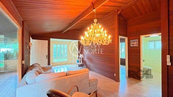 Casa à venda com 3 quartos, 187m², 1 suíte, 2 vagas, Rua Décio Pelegrini no bairro Ipanema em Porto Alegre