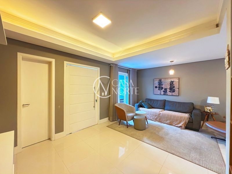 Casa à venda com 3 quartos, 178m², 1 suíte, 4 vagas, Avenida Guaíba no bairro Ipanema em Porto Alegre