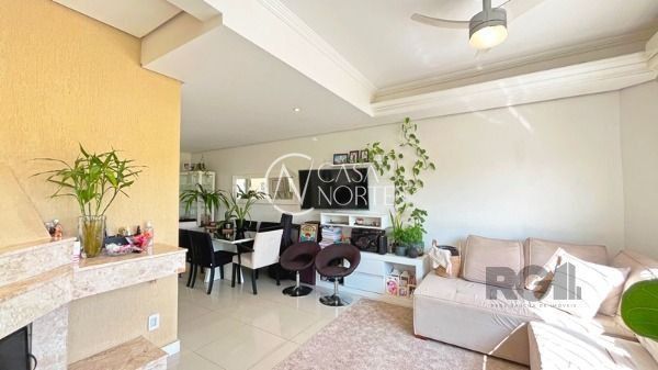 Casa à venda com 3 quartos, 108m², 1 suíte, 2 vagas, Rua Samuel Wainstein no bairro Aberta dos Morros em Porto Alegre