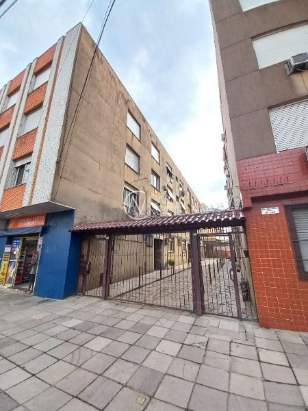 Apartamento à venda com 2 quartos, 76m², Avenida Bento Gonçalves no bairro Partenon em Porto Alegre