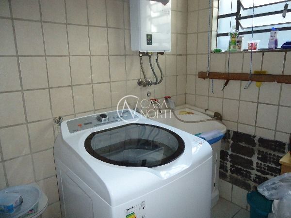 Casa de Condomínio à venda com 3 quartos, 235m², 1 suíte, 2 vagas, Avenida da Serraria no bairro Espírito Santo em Porto Alegre