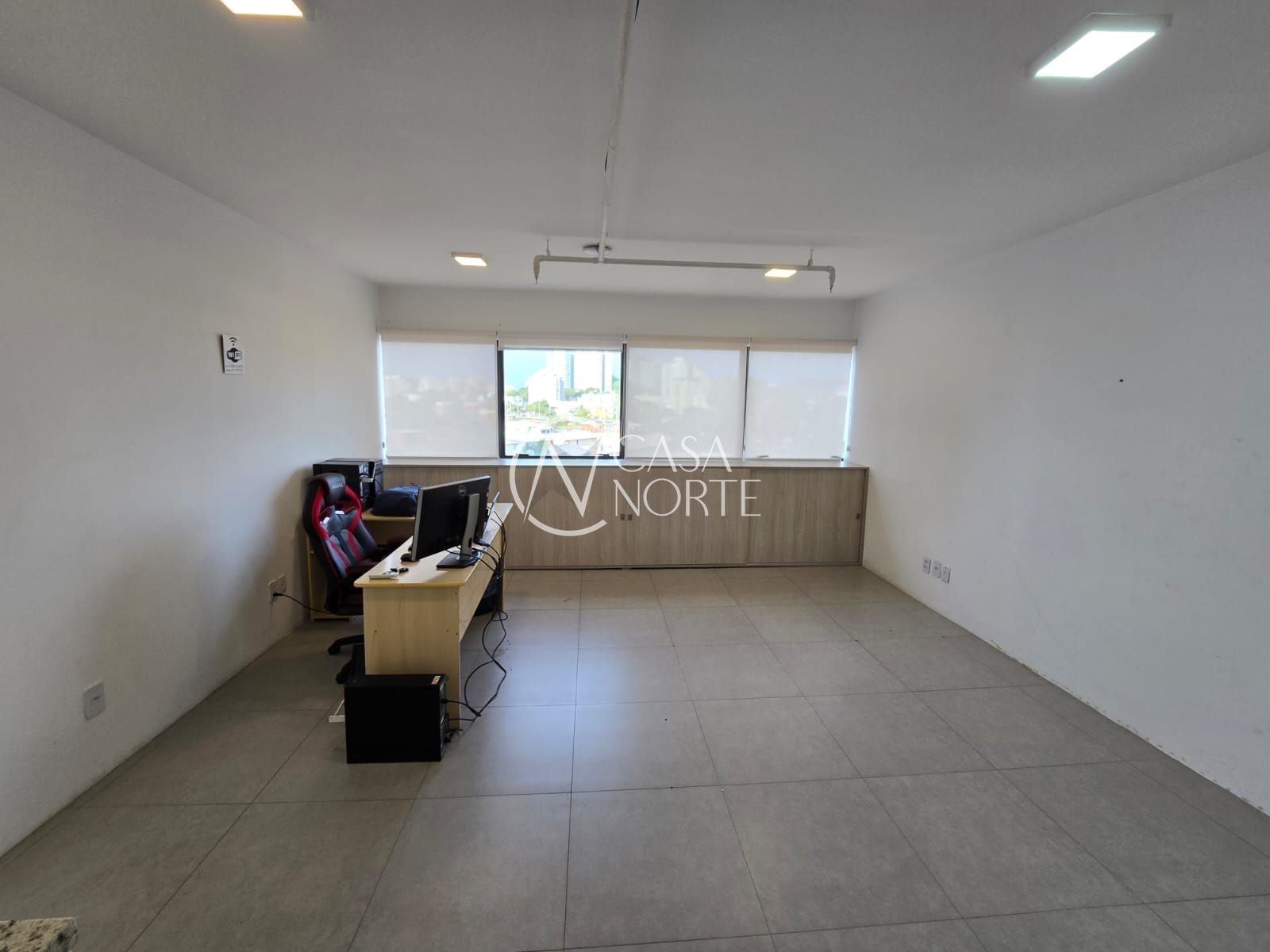 Sala Comercial à venda com 1 quarto, 25m², 1 vaga, Avenida Icaraí no bairro Cristal em Porto Alegre