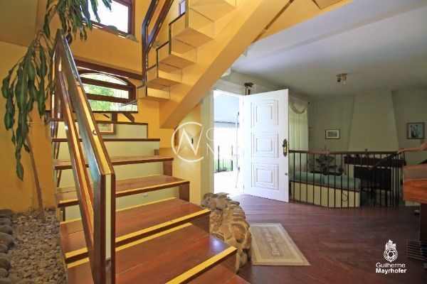 Casa à venda com 3 quartos, 200m², 1 suíte, 4 vagas, Rua Engenheiro Coelho Parreira no bairro Ipanema em Porto Alegre