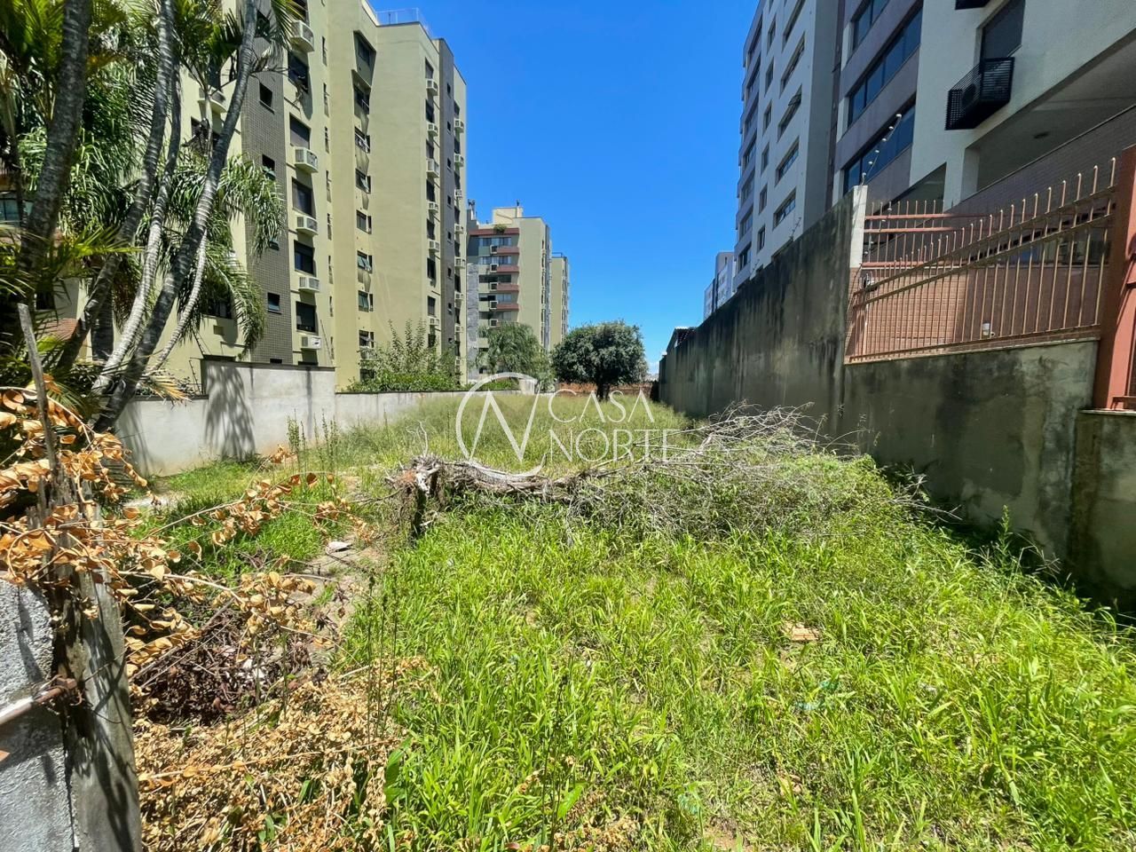 Terreno à venda  com 660m², Travessa Nova Trento no bairro Tristeza em Porto Alegre