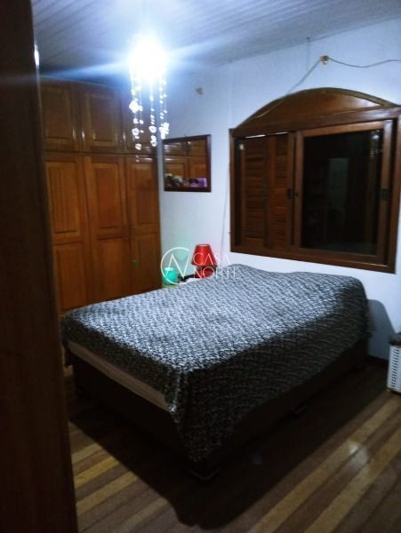 Casa à venda com 4 quartos, 110m², 1 suíte, 1 vaga, Avenida Engenheiro Ludolfo Boehl no bairro Teresópolis em Porto Alegre