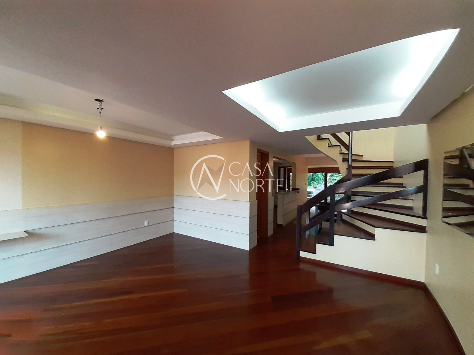 Casa de Condomínio à venda com 3 quartos, 160m², 1 suíte, 2 vagas, Rua Erechim no bairro Nonoai em Porto Alegre