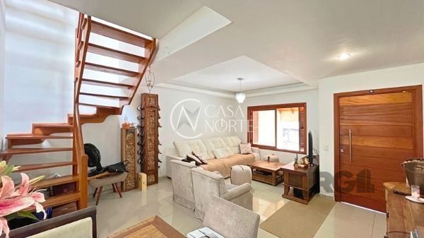 Casa à venda com 3 quartos, 215m², 3 suítes, 3 vagas, Rua Liberal no bairro Tristeza em Porto Alegre