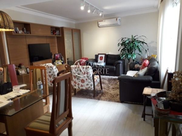 Apartamento à venda com 2 quartos, 104m², 1 suíte, 1 vaga, Avenida Cristóvão Colombo no bairro Independência em Porto Alegre