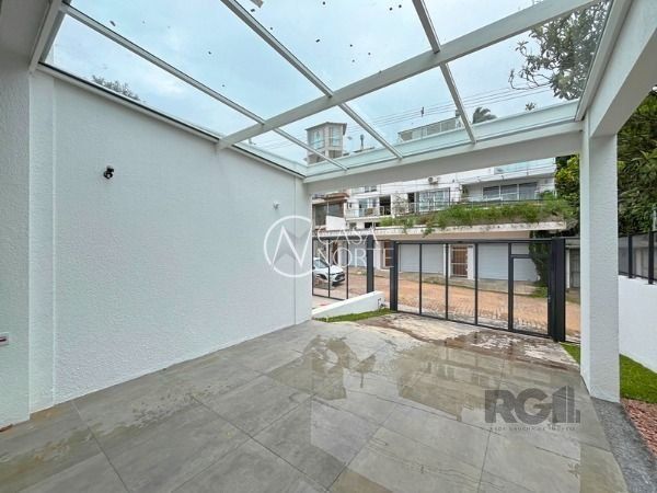 Casa à venda com 3 quartos, 155m², 1 suíte, 2 vagas, Rua Padre João Batista Reus no bairro Vila Conceição em Porto Alegre