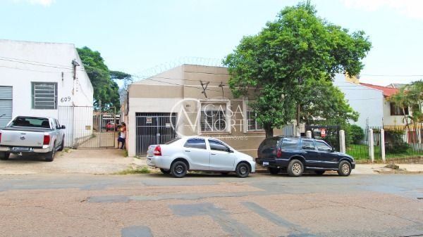 Casa à venda com 3 quartos, 468m², 1 suíte, 2 vagas, Rua General Gomes Carneiro no bairro Medianeira em Porto Alegre