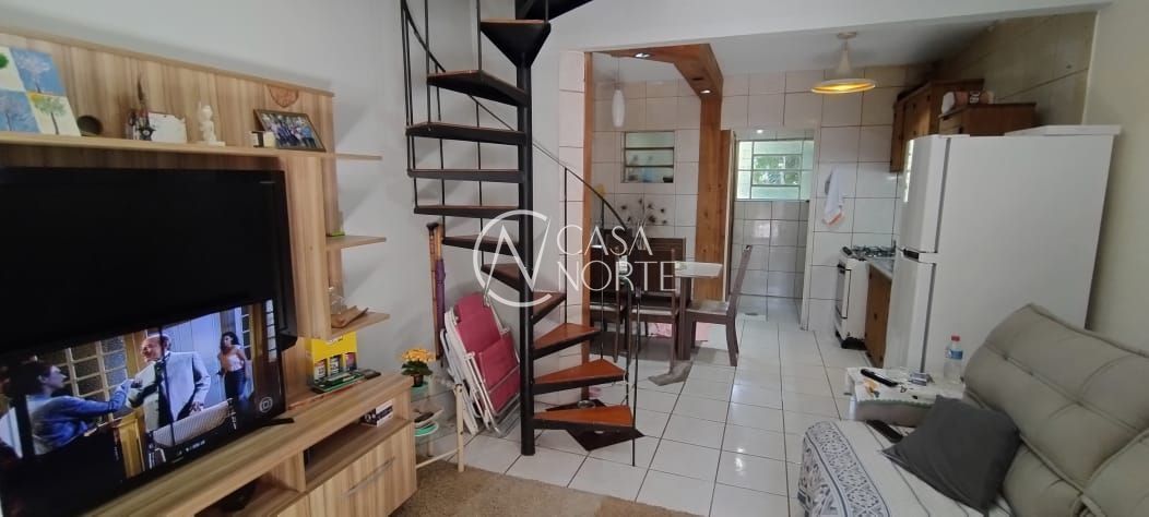 Casa de Condomínio à venda com 2 quartos, 45m², 1 vaga, Rua Mura no bairro Guarujá em Porto Alegre