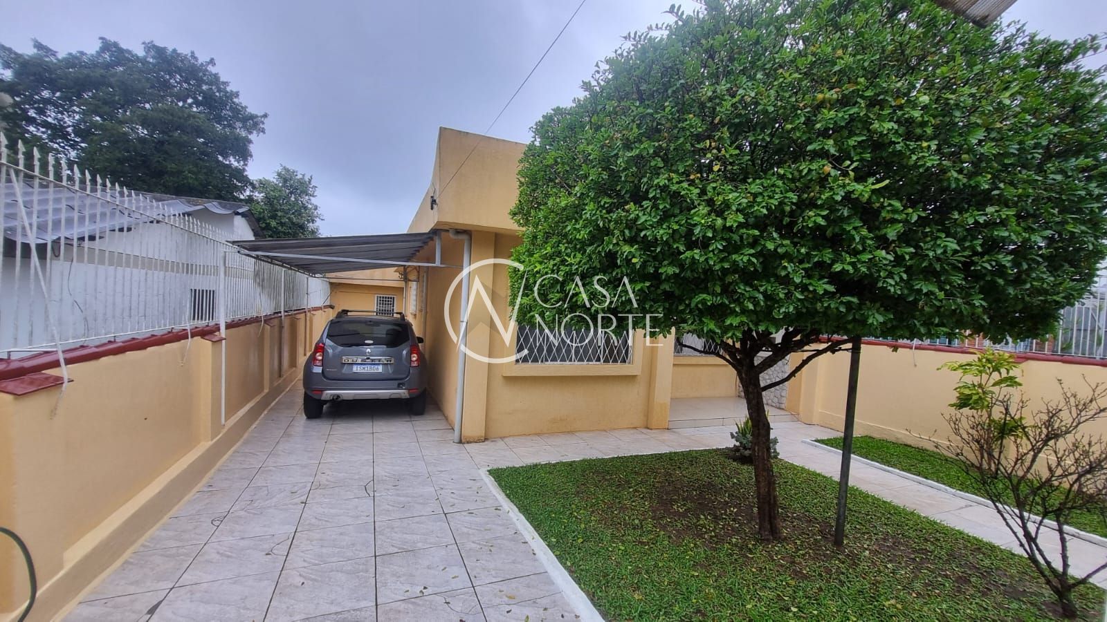 Casa à venda com 4 quartos, 198m², 1 suíte, 3 vagas, Rua Doze de Outubro no bairro Partenon em Porto Alegre