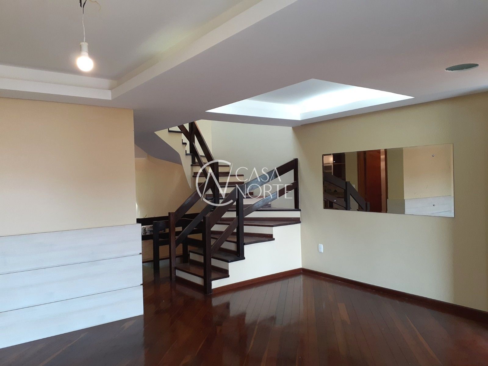 Casa de Condomínio à venda com 3 quartos, 160m², 1 suíte, 2 vagas, Rua Erechim no bairro Nonoai em Porto Alegre