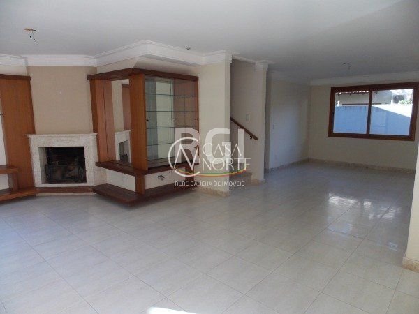 Casa à venda com 4 quartos, 334m², 1 suíte, 2 vagas, Travessa Pedra Redonda no bairro Ipanema em Porto Alegre