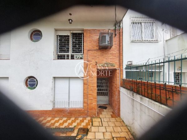 Kitnet à venda com 1 quarto, 28m², Rua Nunes no bairro Medianeira em Porto Alegre
