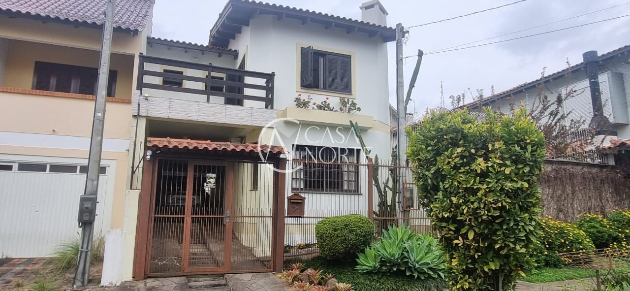 Sobrado à venda com 3 quartos, 137m², 1 suíte, 3 vagas, Rua Kyve T. Knijnik no bairro Espírito Santo em Porto Alegre