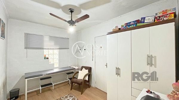 Casa à venda com 4 quartos, 180m², 1 suíte, 1 vaga, Rua Vinte e um de Agosto no bairro Cavalhada em Porto Alegre