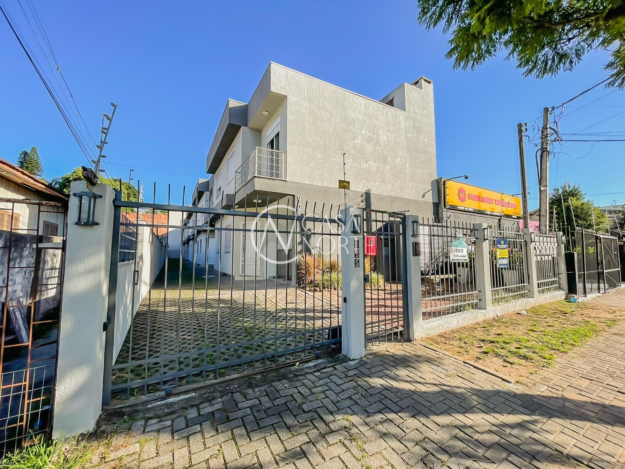 Casa de Condomínio à venda com 2 quartos, 85m², 1 suíte, 1 vaga, Rua Doutor Pereira Neto no bairro Tristeza em Porto Alegre